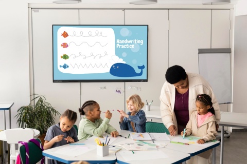 Monitor interaktywny Clevertouch X5 8GB 65" VAT 0% Monitor interaktywny Clevertouch X5 8GB 65" VAT 0%